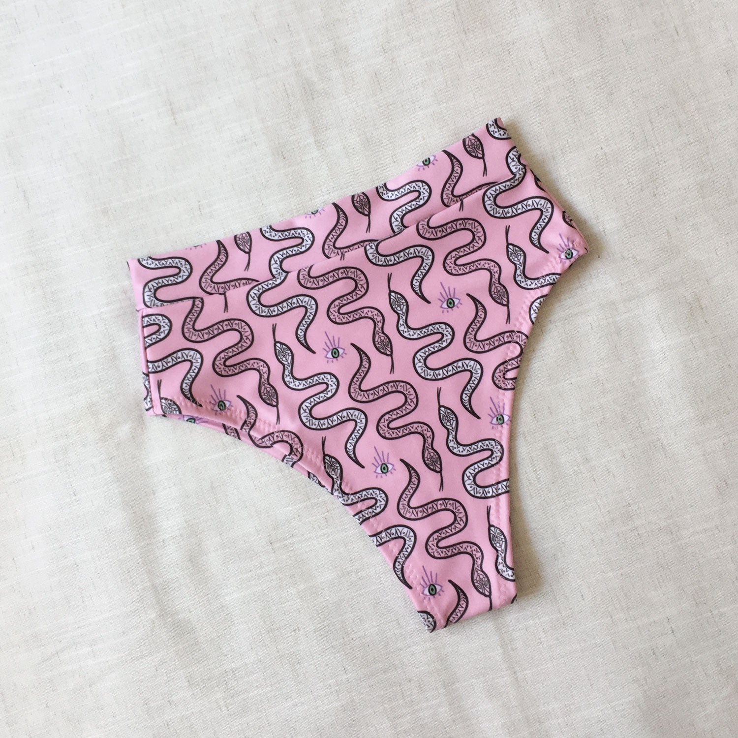 Bombacha Bikini tiro alto cavada