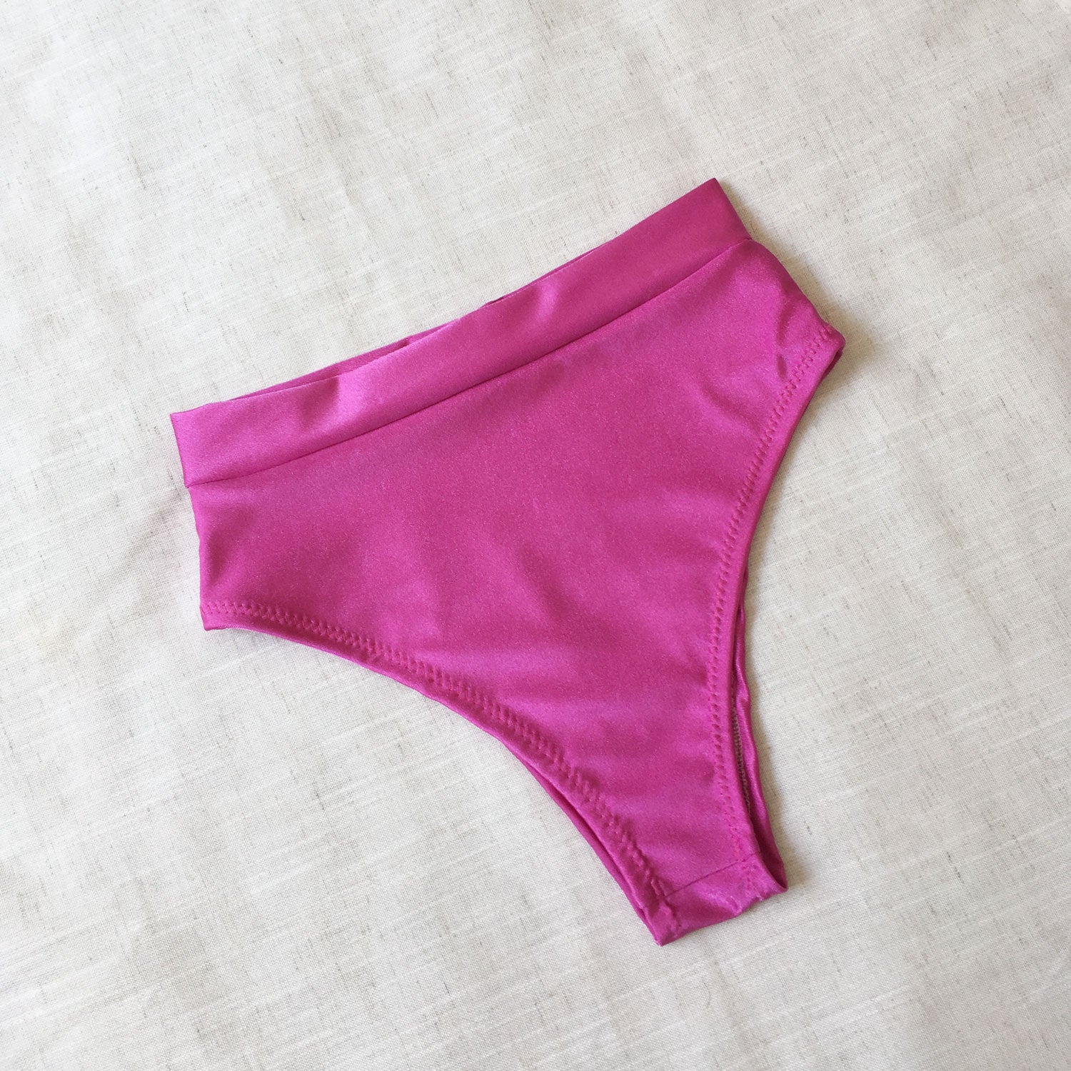 Bombacha Bikini tiro alto cavada