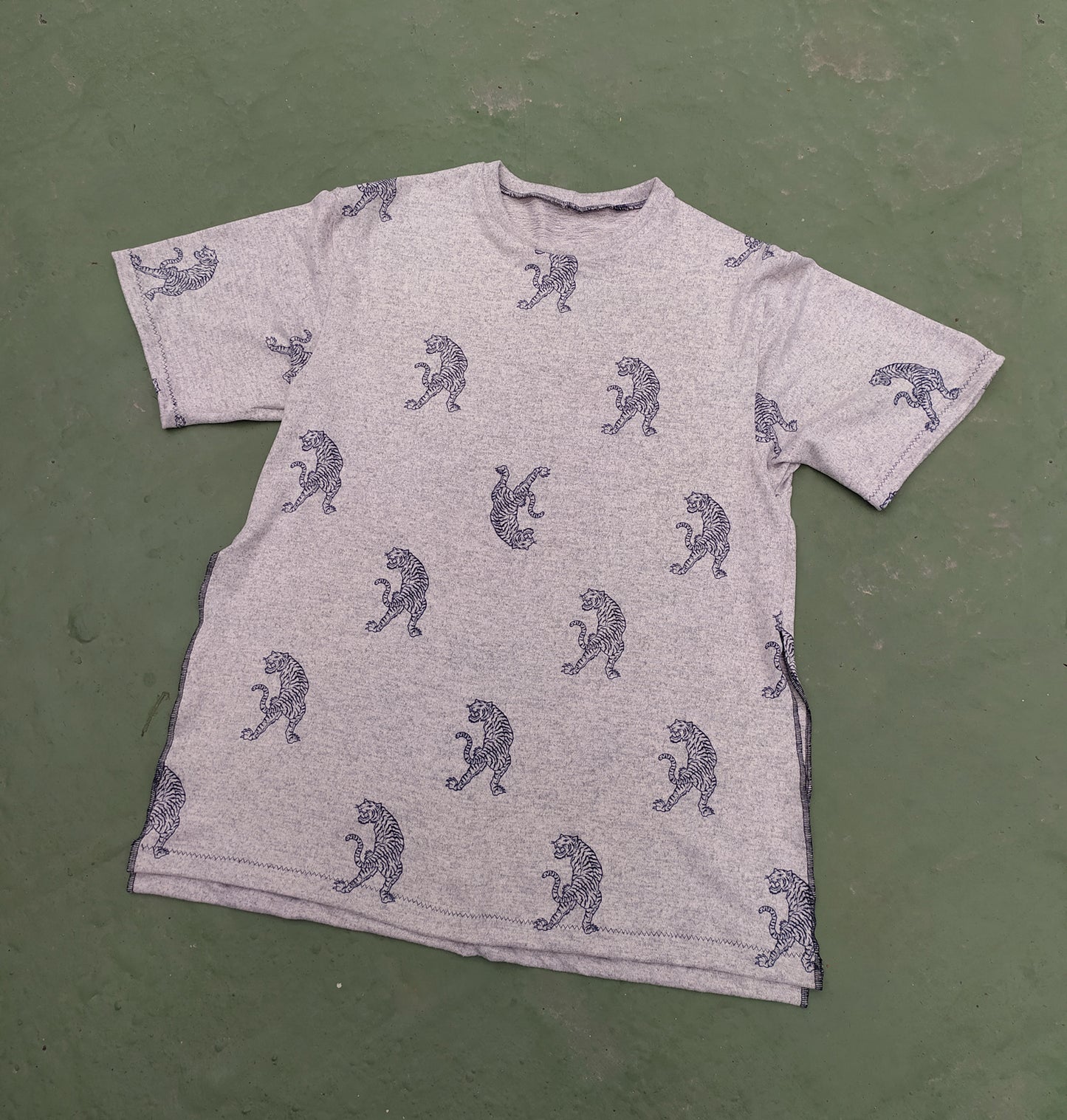 Remeron estampado tigres
