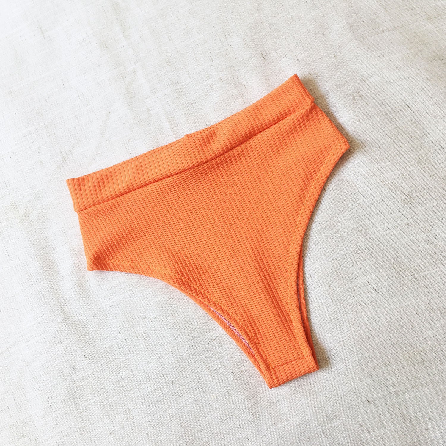 Bombacha Bikini tiro alto cavada