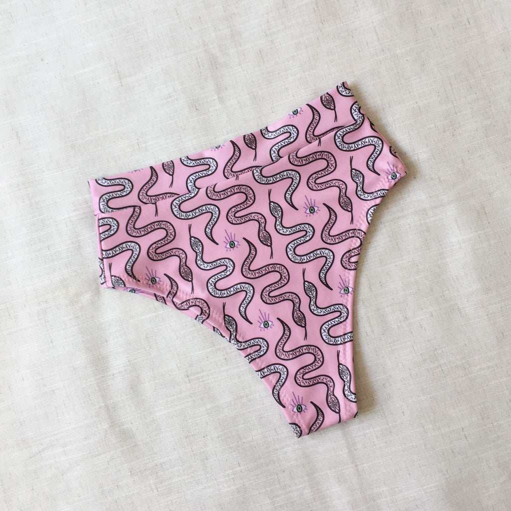 Bombacha Bikini tiro alto cavada