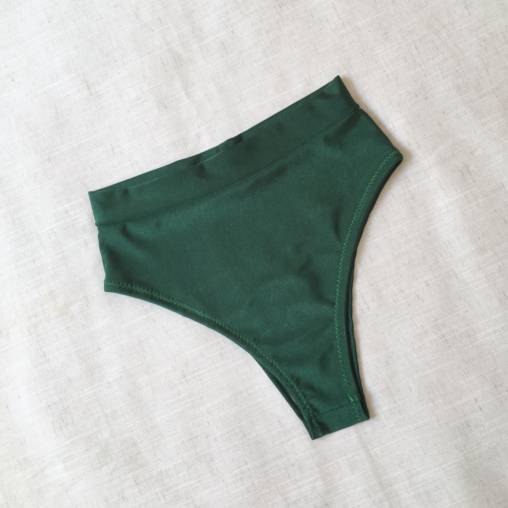 Bombacha Bikini tiro alto cavada