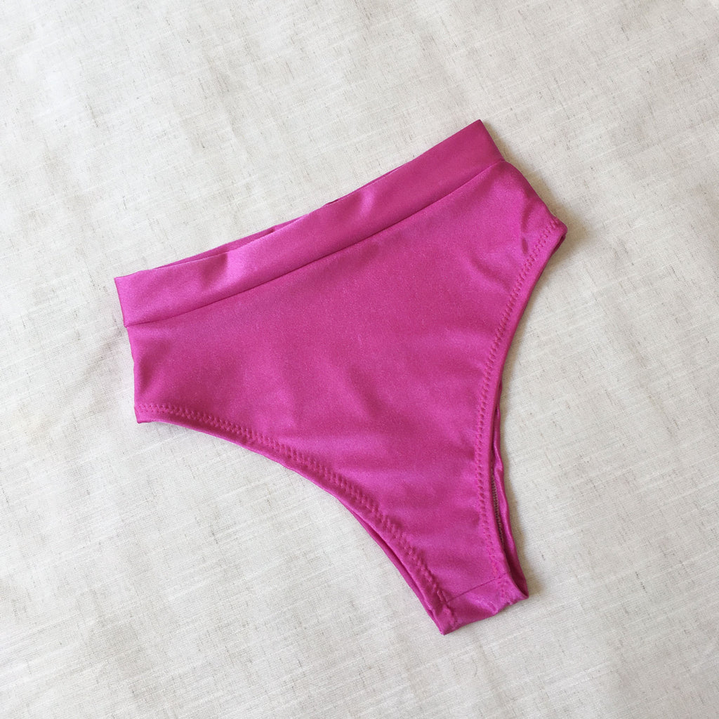 Bombacha Bikini tiro alto cavada