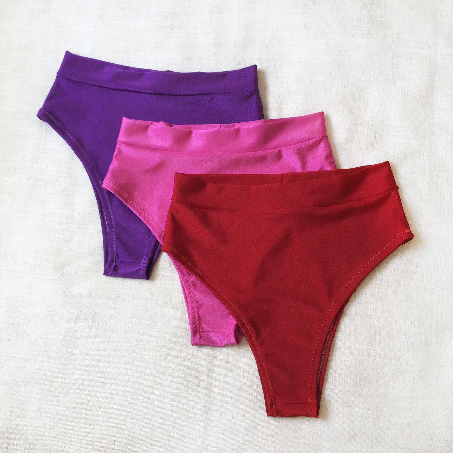 Bombacha Bikini tiro alto cavada