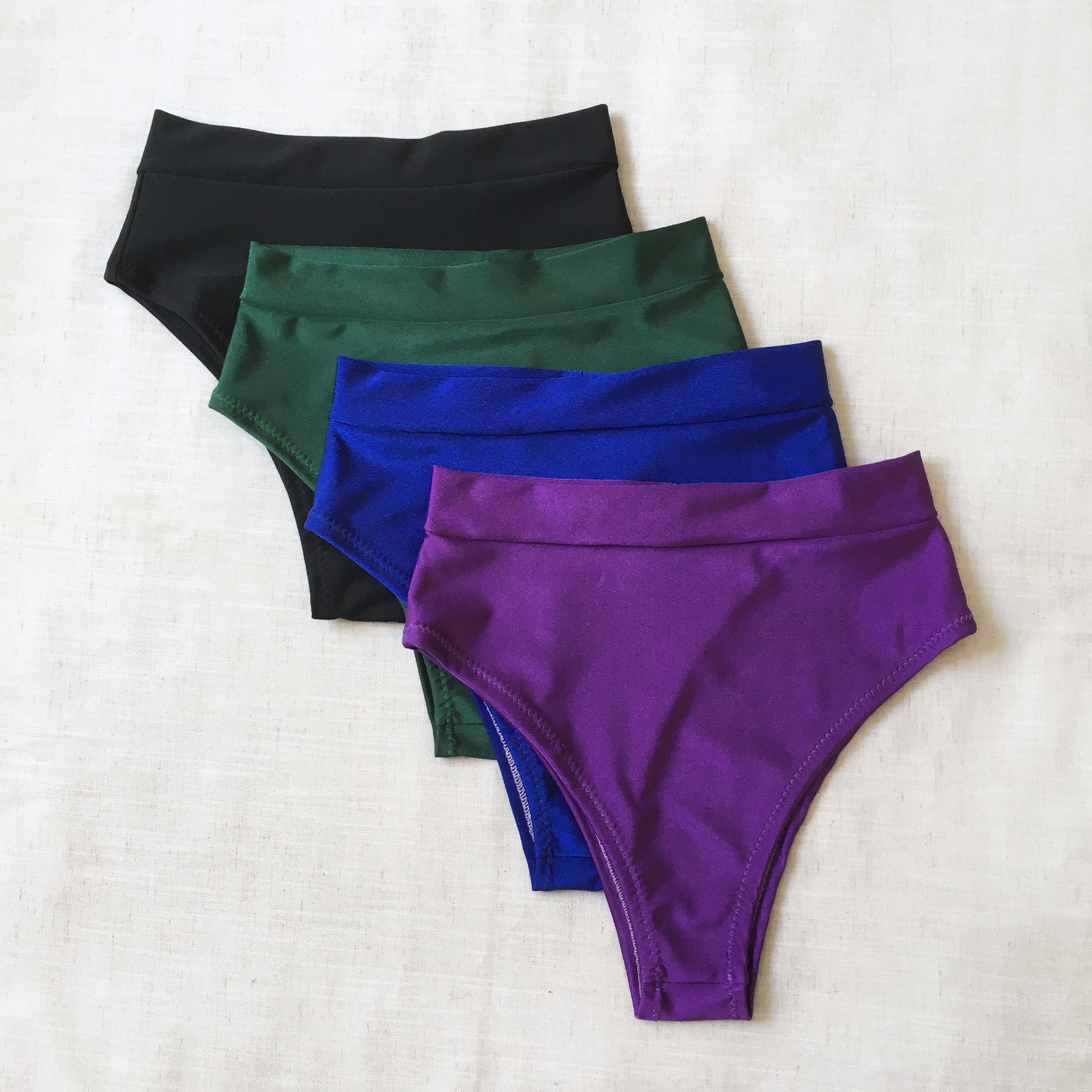 Bombacha Bikini tiro alto cavada