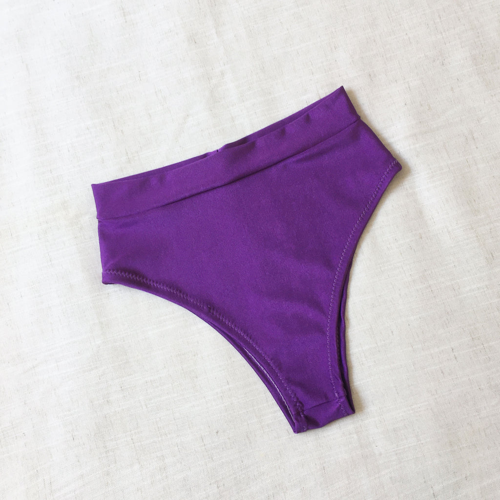 Bombacha Bikini tiro alto cavada