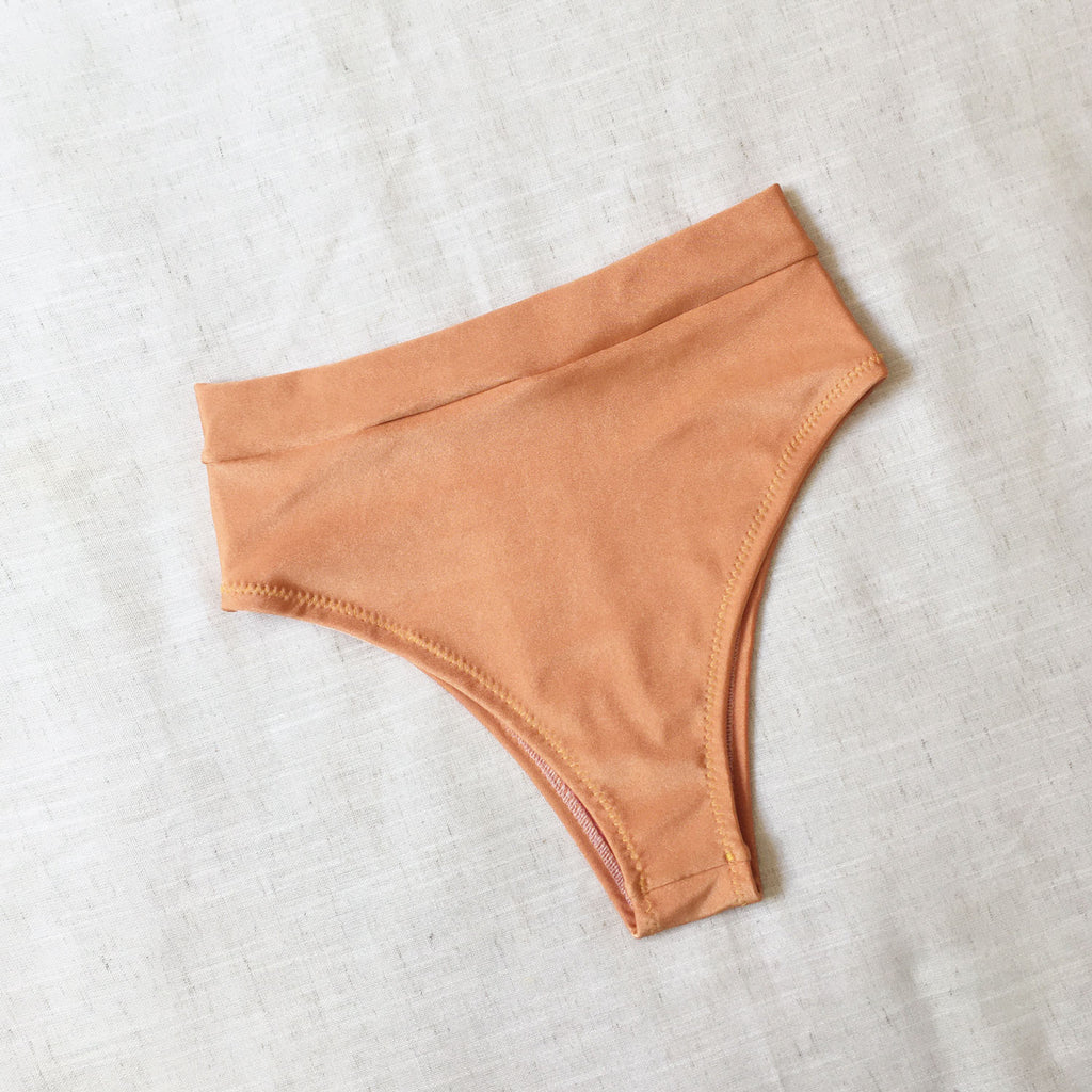 Bombacha Bikini tiro alto cavada