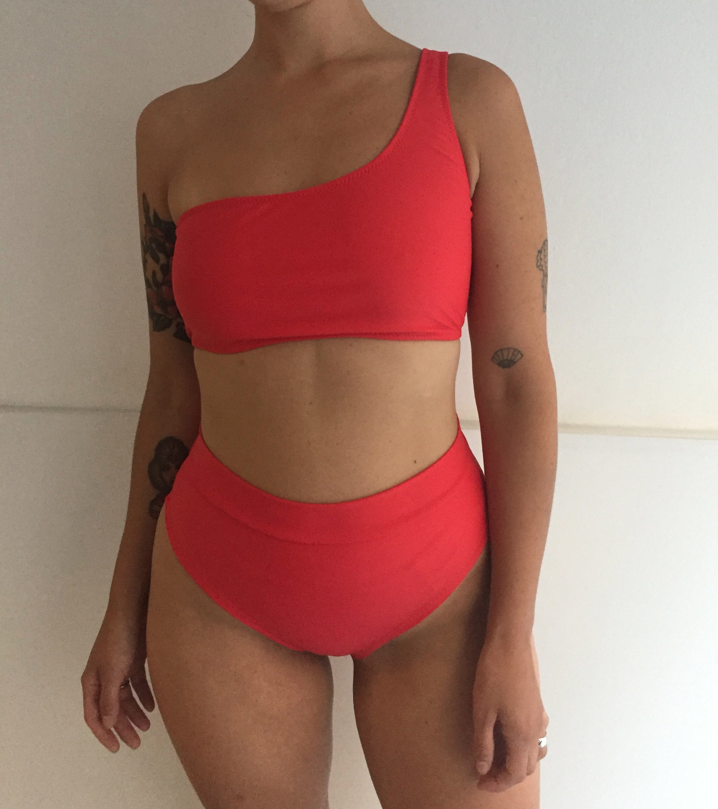 Top Bikini MAGNOLIA rojo en stock