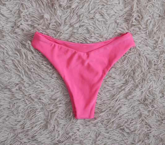 Bikini cavada sin élasticos FUCSIA
