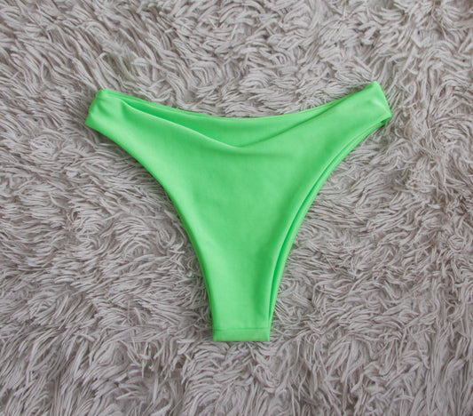 Bikini cavada sin élasticos VERDE